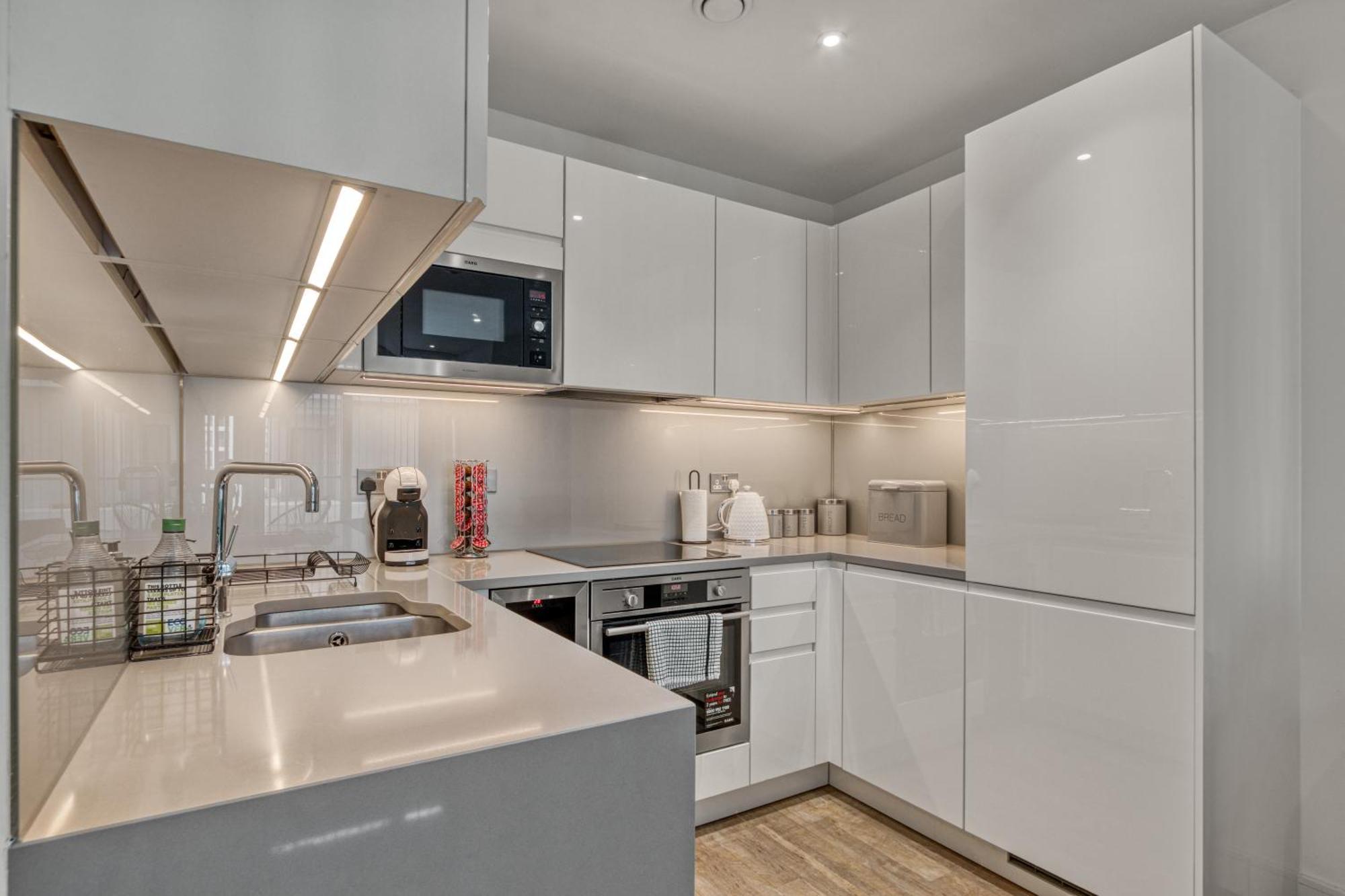 Stylish And Spacious- One Bed In Nine Elms London Exterior photo